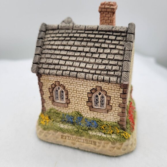 Vintage David Winter Cottages British Traditions Nov GUY FAWKES w Box COA - Picture 5 of 12